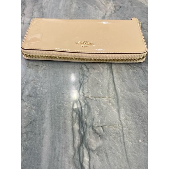 Coach Boxed Patent Leather Accordion Zip Around Wallet F55734 - Picture 5 of 14